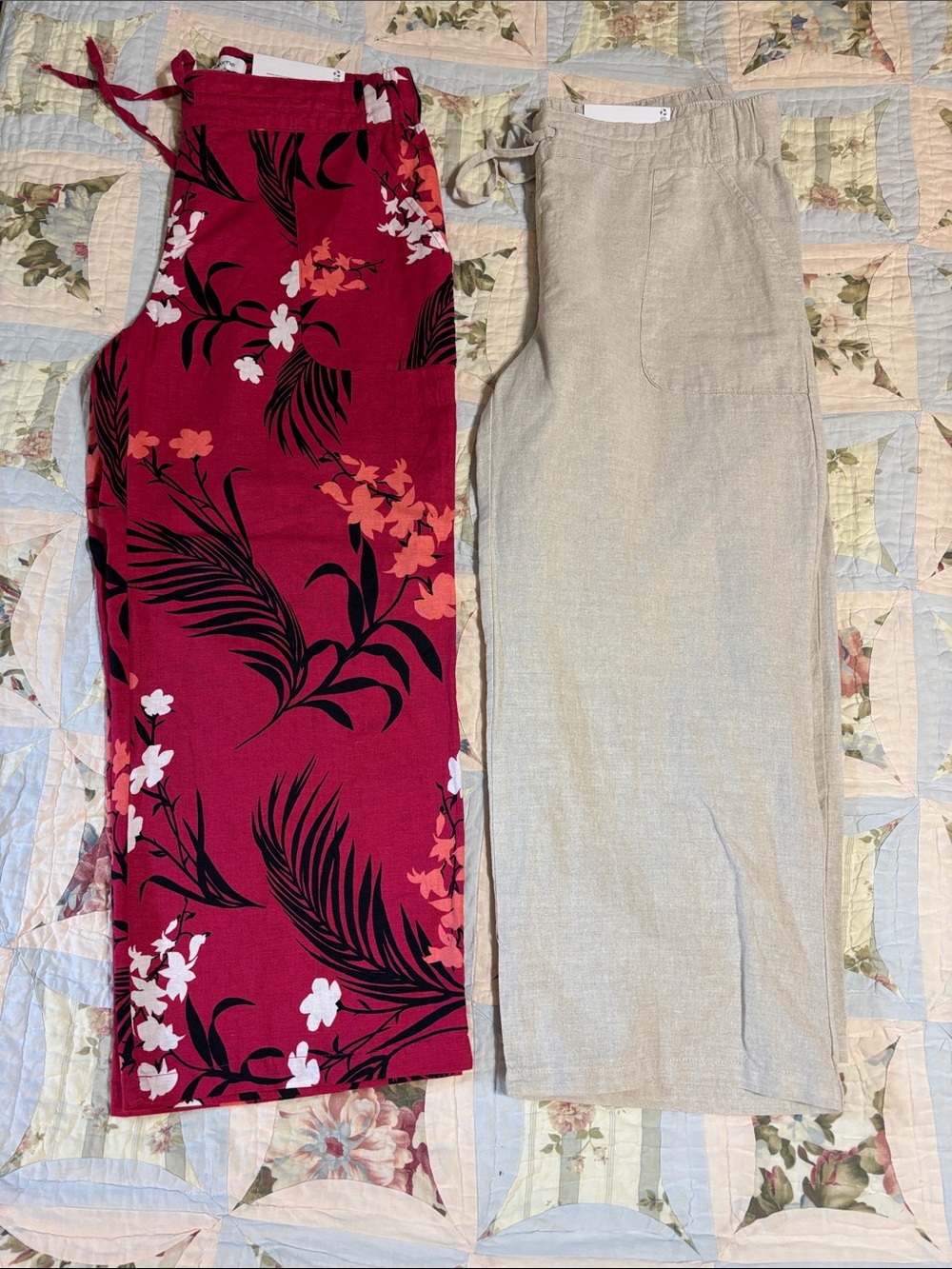 NWT Liz Claiborne Wide Leg Pull-On Pants - Red Floral & Beige